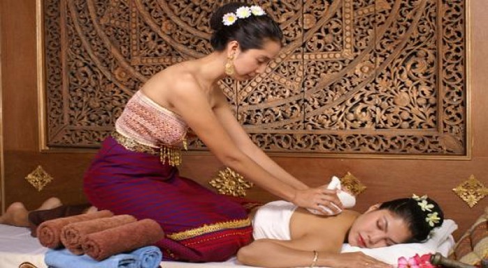 90 minút originálnej Thajskej herbálnej masáže, vy