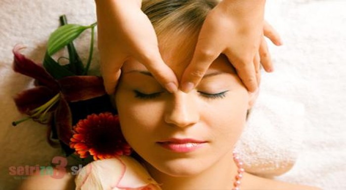 Antimigrenózna relaxačná masáž hlavy, šije a tváre