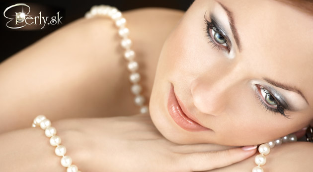 Luxusný náhrdelník - pravá biela perla na striebornej retiazke v zamatovej kazete
