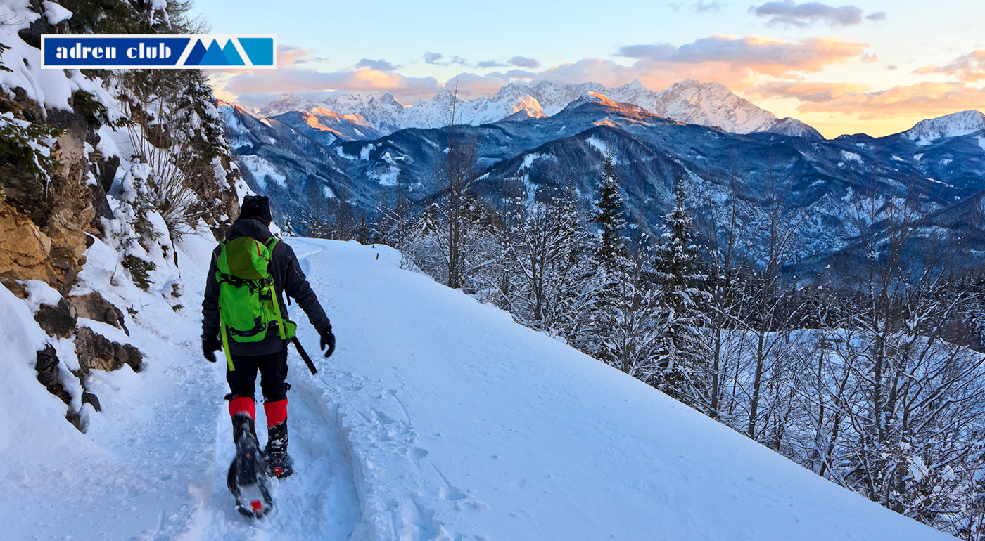 Zimná turistika v Alpách so snežnicami - prevýšenie nad 600 metrov