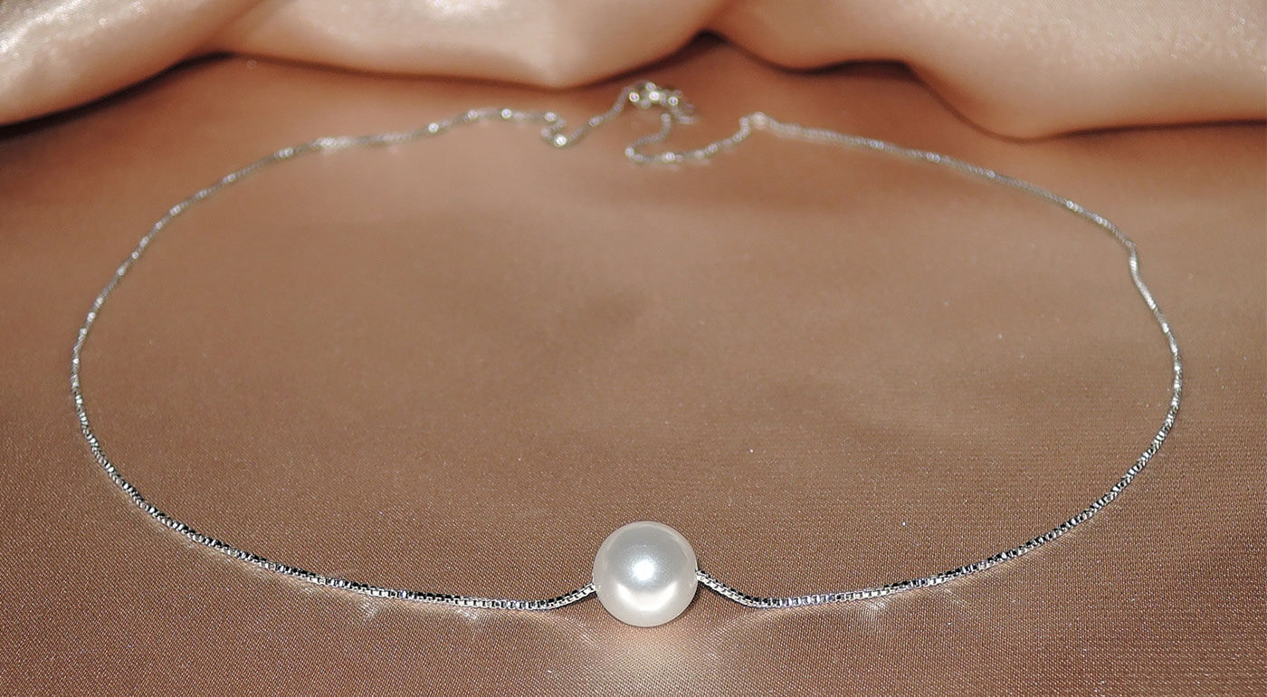 Náhrdelník z umelej perly a striebornej retiazky v darčekovom balení