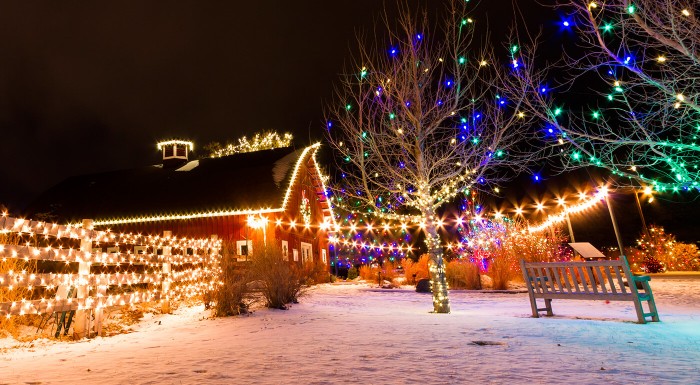 Vianočné LED osvetlenie domu + svetelné záclony