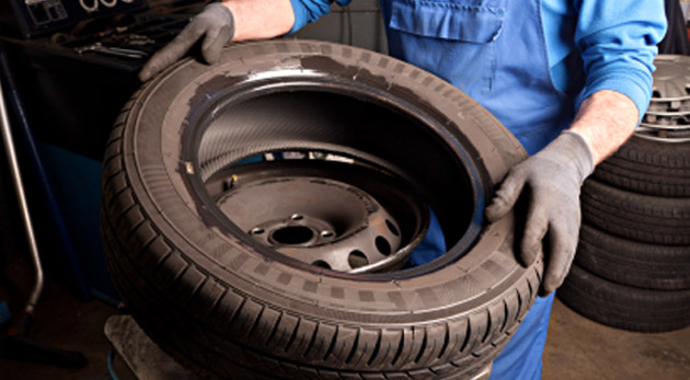 Kompletné prezutie zimných pneumatík za letné s vyvážením kolies.
