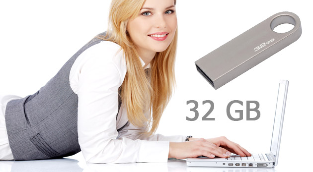 USB flash disk 32GB - rýchlo stiahne a uloží všetky dáta.