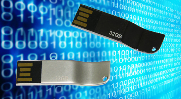 USB flash disk kovový 32GB - štýlová mini "fleška" vhodná na neustále nosenie dát so sebou.