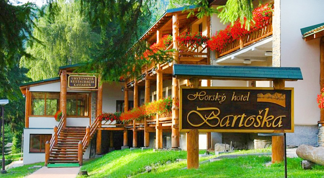 Horský hotel BARTOŠKA - čarokrásna jeseň plná farieb. Deti do 6 rokov zadarmo!