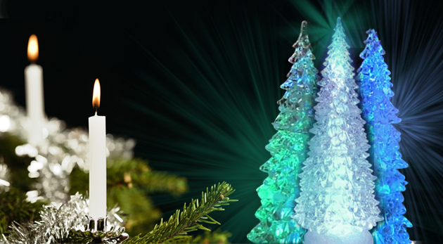 Svietiaci LED vianočný stromček meniaci farby