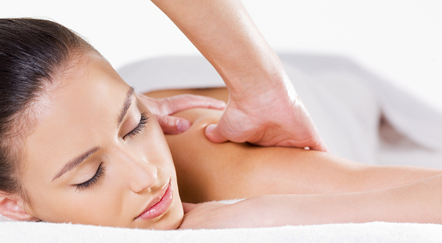 Uvoľnenie tela vďaka skvelej relaxačno-regeneračnej aroma masáži alebo Breussovej masáži a Dornovej metóde