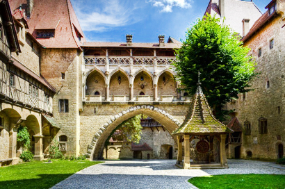 Romantický zámok Kreuzenstein a raj vína v Poysdorfe Prima Travel
