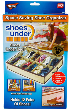 shoes under botník