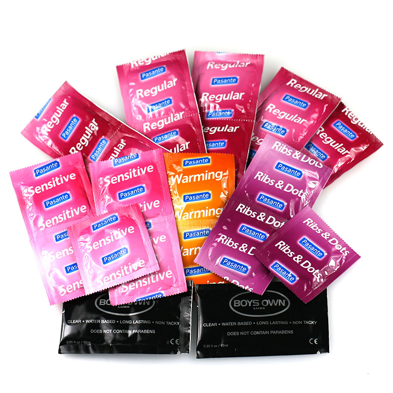 Balíček PASANTE: 10 ks kondómov Pasante Regular, 5 ks kondómov Pasante Sensitive, 3 ks kondómov Pasante Ribs&dots. 2 ks kondómov Pasante Warming, 2 ks lubrikačný gél