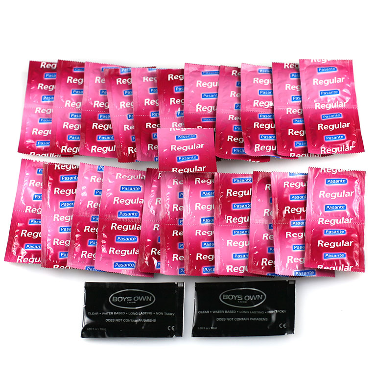 Balíček PASANTE REGULAR: 45 ks kondómov Pasante Regular, 2 ks lubrikačný gél