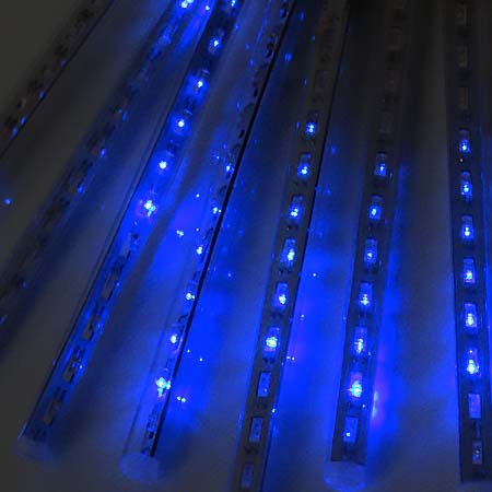 Vianočná LED ozdoba - exteriérové padajúce svetlo - modré, 8 svetelných trubičiek s dĺžkou 20 cm